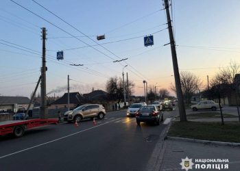 Не пропустила мотоцикл: у Черкасах на перехресті сталася аварія (ФОТО) – Новини Черкасс