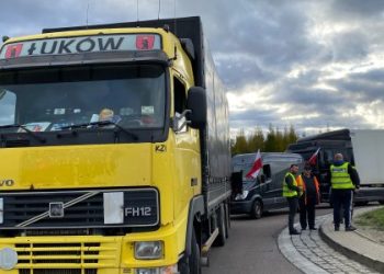 Блокада кордону: польські фермери тимчасово розблокували Краківець — Львівщіна