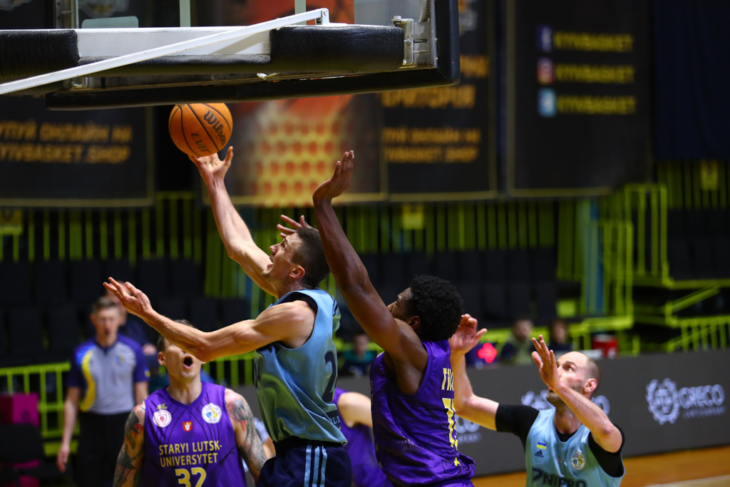 Дніпро вчетверте у сезоні переміг Старий Луцьк