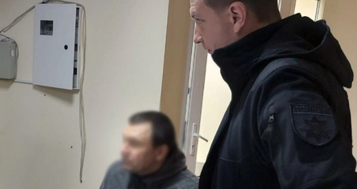 Підозрюваний у розтраті бюджетних коштів колишній директор комунального підприємства Херсона. Фото: Поліція Херсонської області/Telegram.