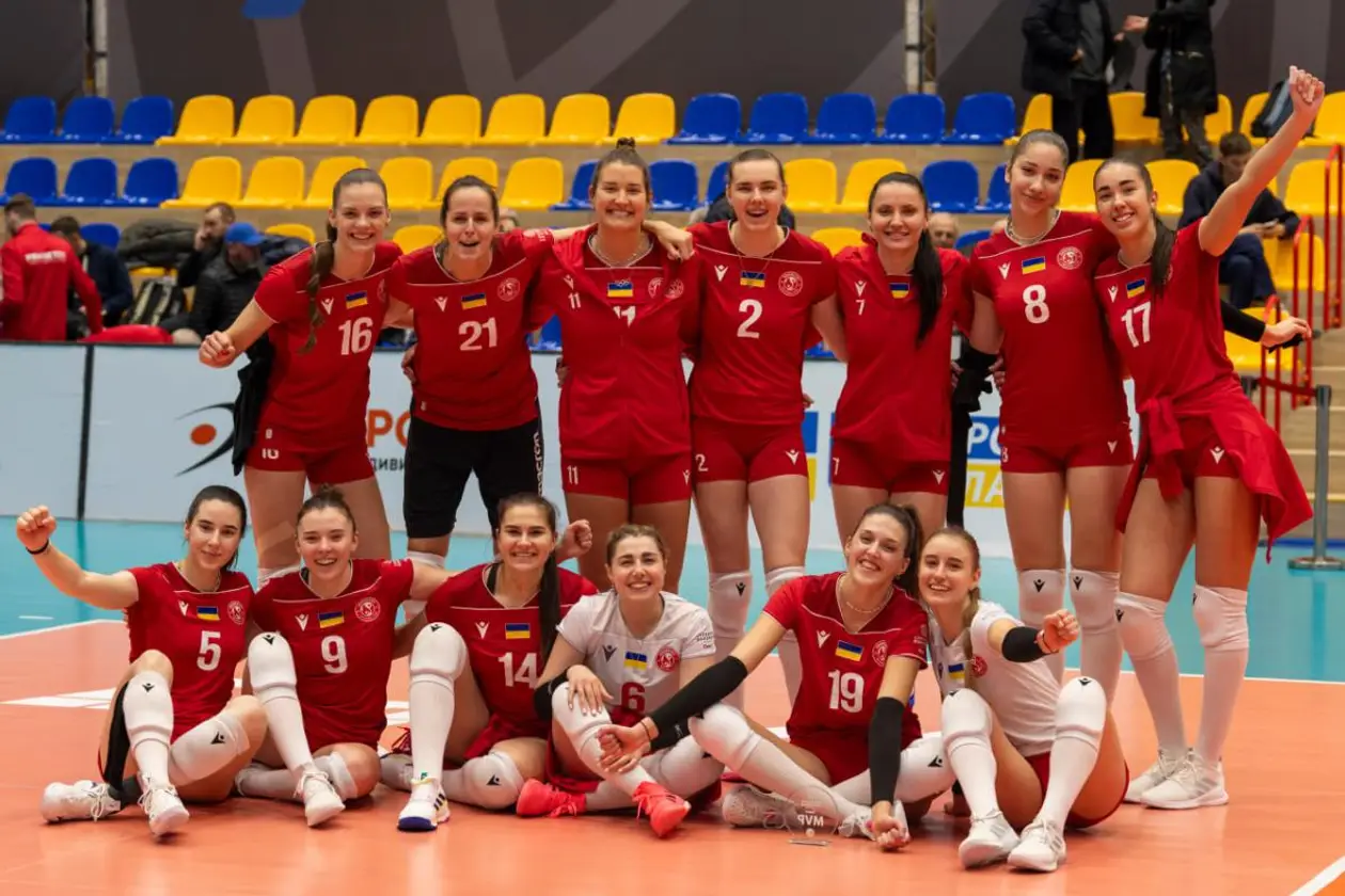 Історичний успіх жіночого Прометея та ймовірна зміна головного керманича чоловічої збірної