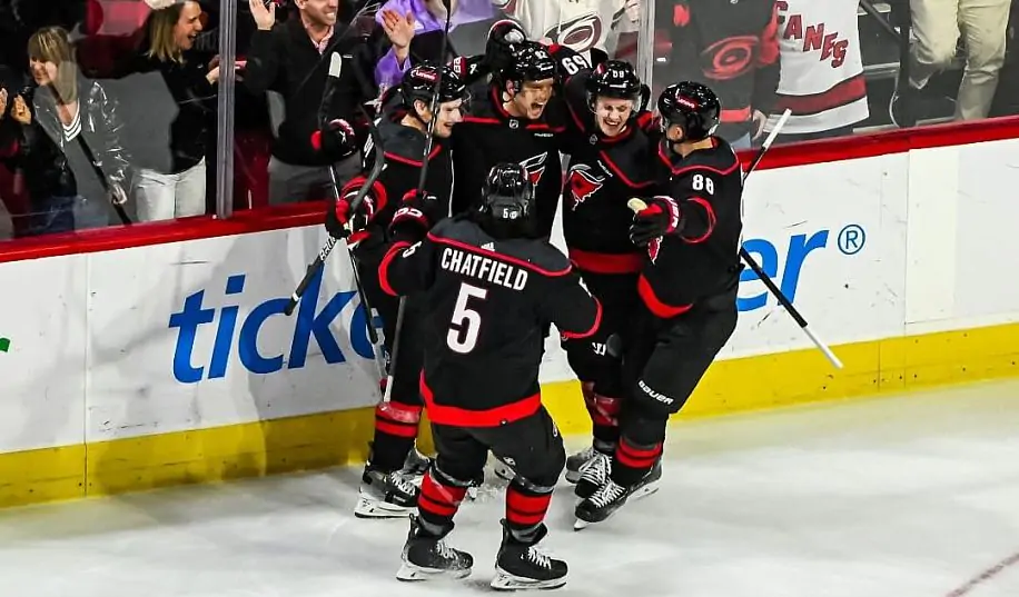 Кароліна «всуху» обіграла Флориду, Тампа-Бей закинула 6 шайб Рейнджерс