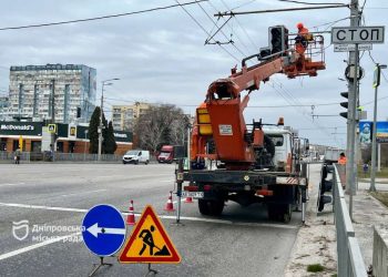 На Червоному Камені у Дніпрі оновили світлофор | АВТО НОВИНИ |  