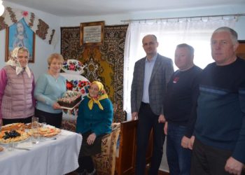 На Тернопільщині 100-літній ювілей відзначила довгожителька