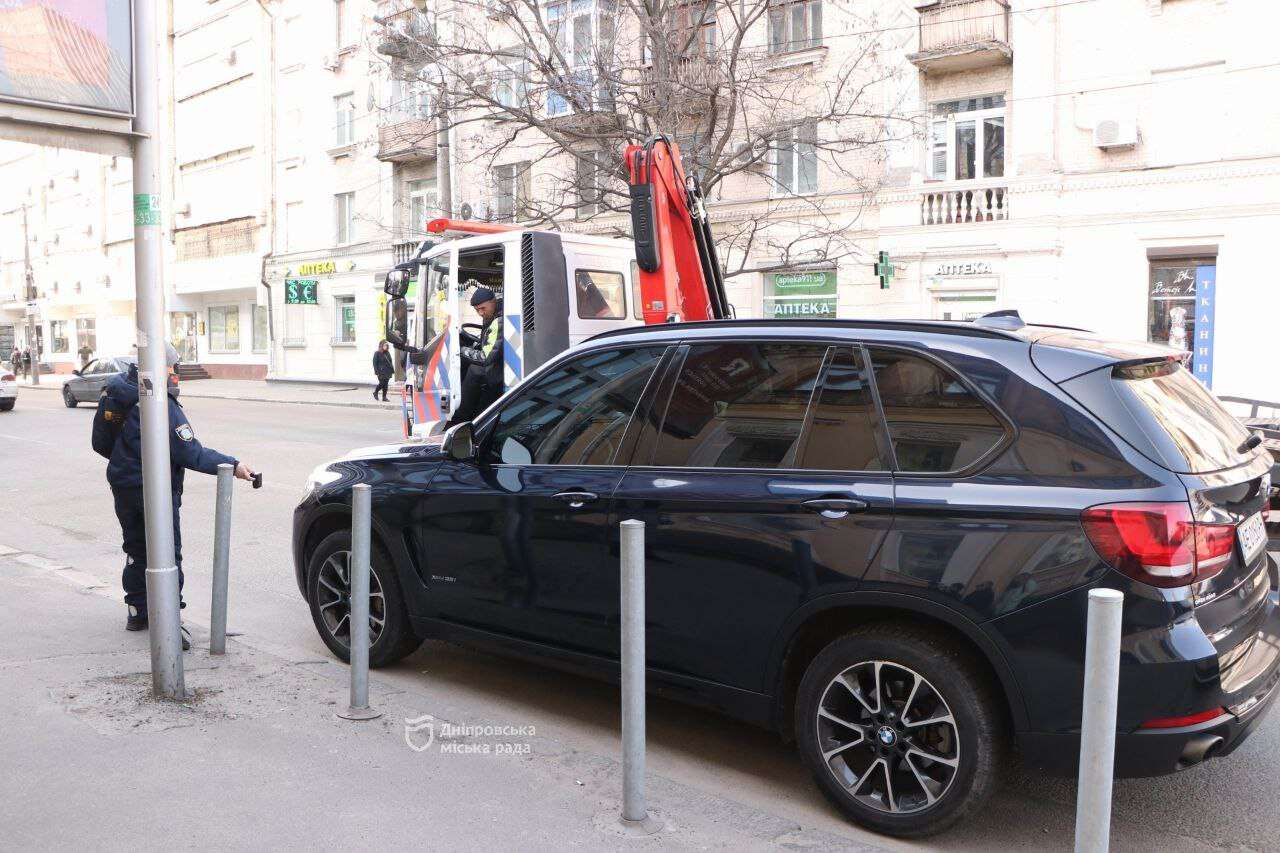 Автомобіль