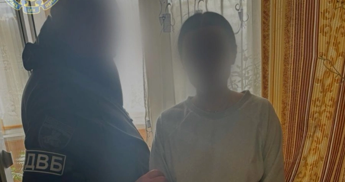 Затримана інспекторка з питань громадянства в окупаційній адміністрації Херсона. Фото: Херсонська обласна прокуратура/Telegram.