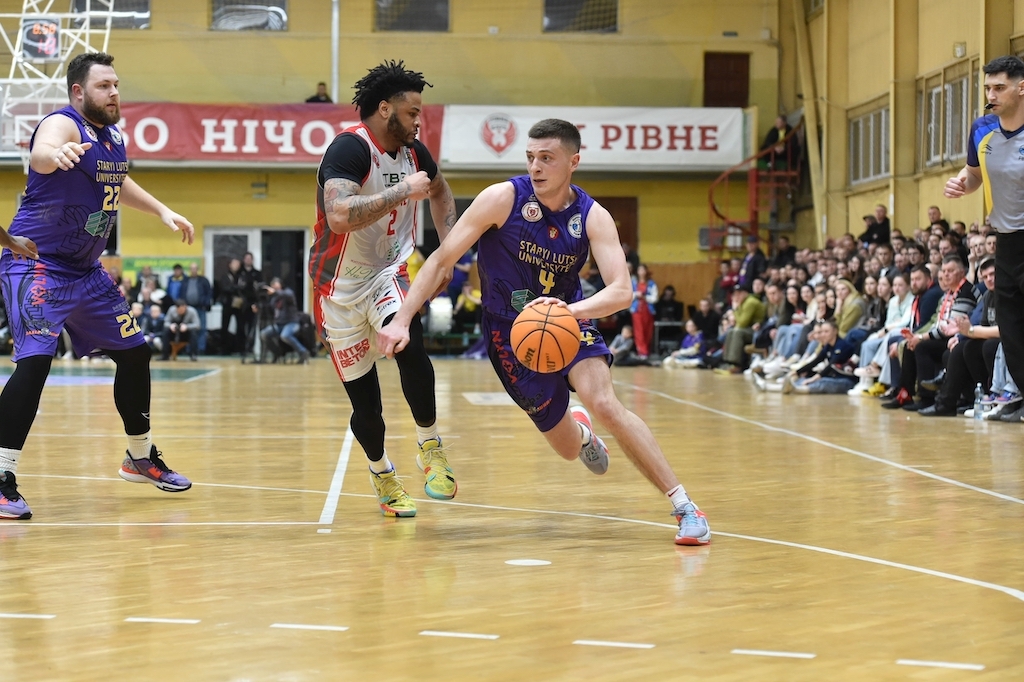 Рівне виграв перший матч серії у Старого Луцька: фотогалерея