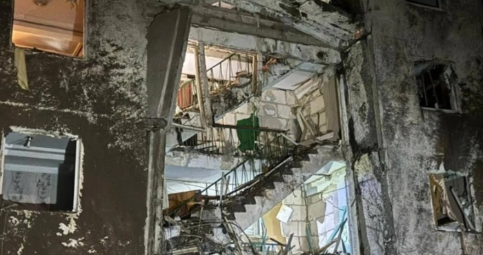 Росіяни влучили у багатоповерхівку у Херсоні