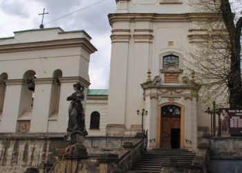Розклад Пасхальних богослужінь у римо-католицьких храмах Львова