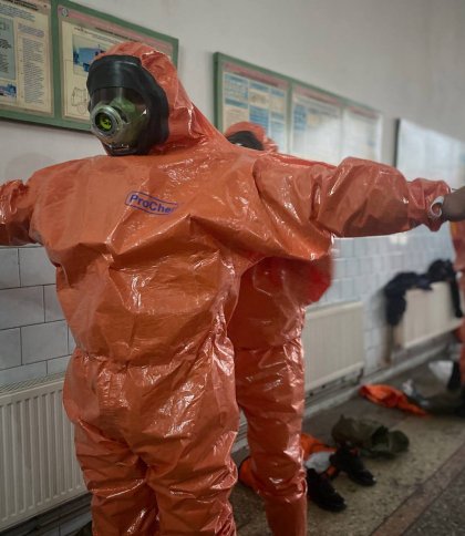 Костюми хімічного захисту, фото ілюстративне