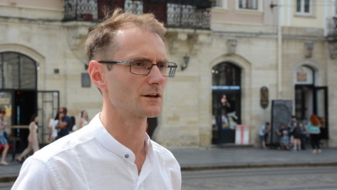 олег хандин/ фото з відкритих джерел