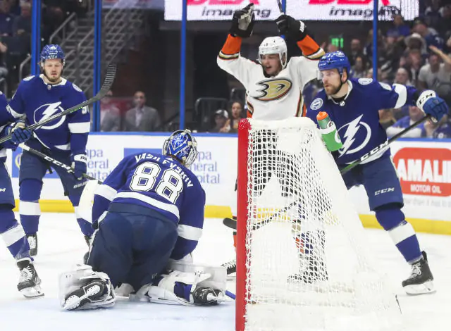 Тампа мінімально здолала Анахайм, Нью-Джерсі розгромив Айлендерс