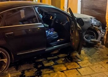 У центрі Львова п’яний водій Audi влетів у будинок