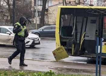 У Львові трамвай №9 зіткнувся з  автобусом