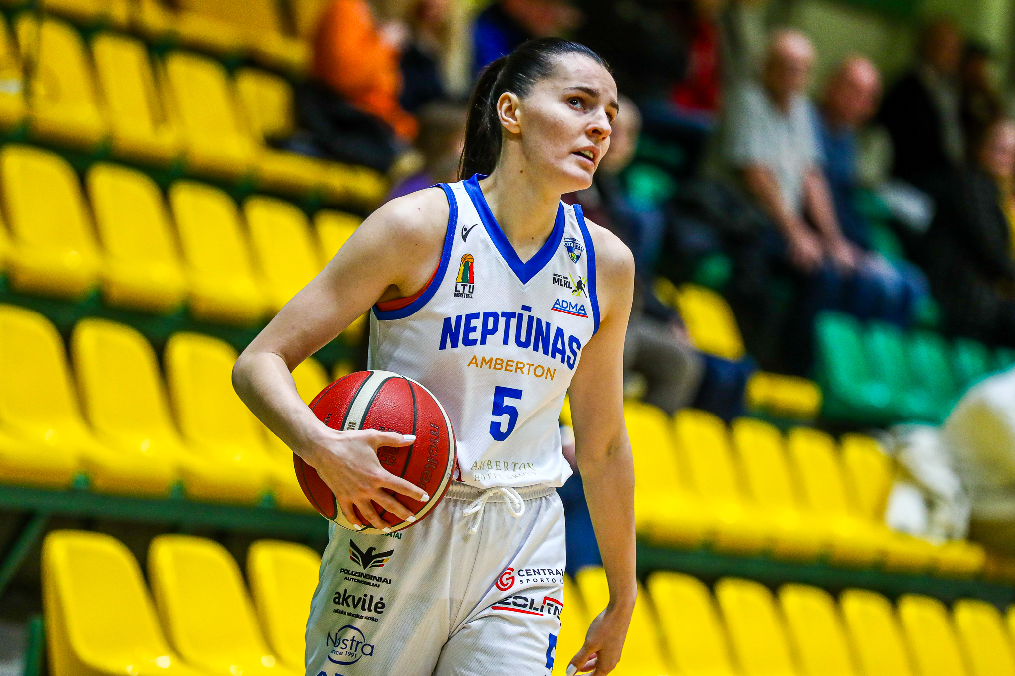 Українці за кордоном: Балабан набрала 14 очок в Балтійській лізі, Путра зіграла 22 хвилини в матчі лідерів у Великобританії