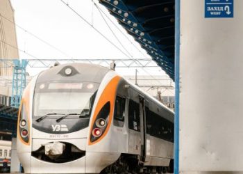 Укрзалізниця додала потяг до Львова на кінець березня