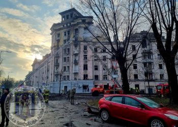 В Шевченківському районі Києва організували штаб допомоги постраждалим внаслідок ракетної атаки