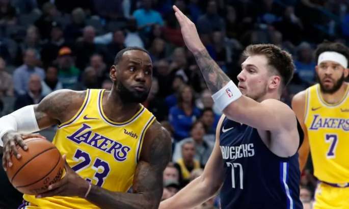 НБА визначилася з найкращими гравцями в конференціях у березні