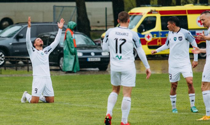 Друга ліга. Лідери очок не втрачають