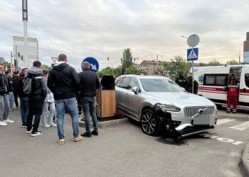 Едва стоит на ногах: в Броварах пьяный председатель райсовета въехал в толпу – 4 человека пострадали – Дніпро