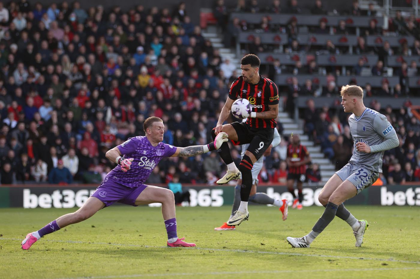 «Эвертон» без Миколенко проиграл «Борнмуту» в 30 туре АПЛ