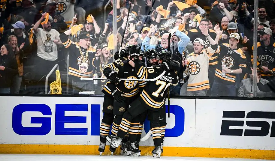 Кубок Стенлі. Кароліна виграла у Айлендерс, Бостон обіграв Торонто