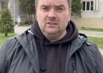 Начальника управління освіти ЛМР силою не впустили до Львівської школи