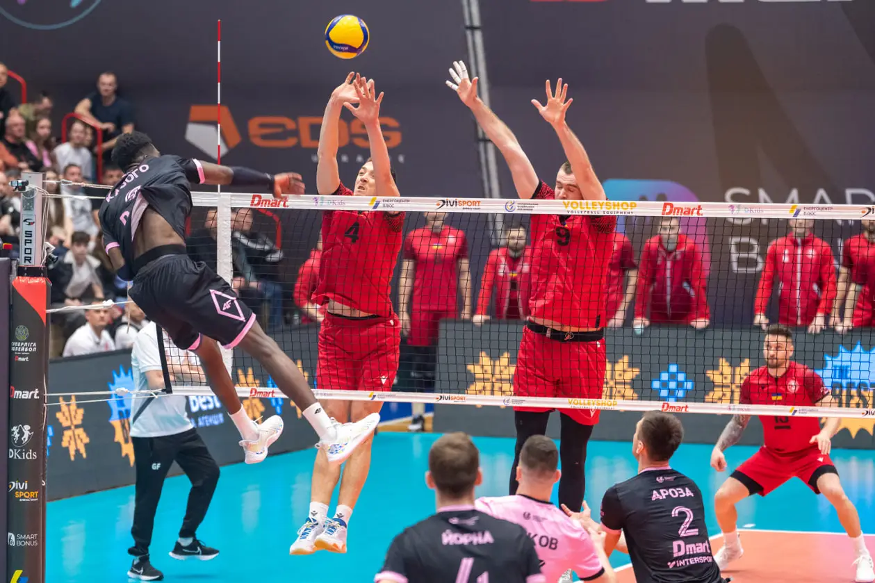 Новий тренер для збірної та провал Барком-Кажанів. Волейбольний огляд