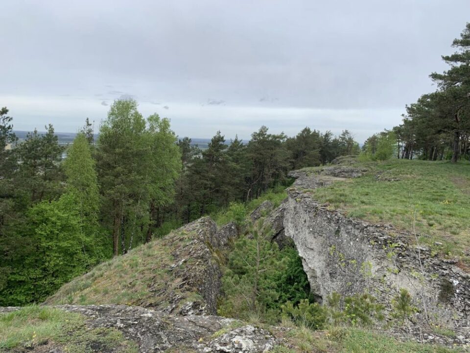 Дівочі скелі Кременець