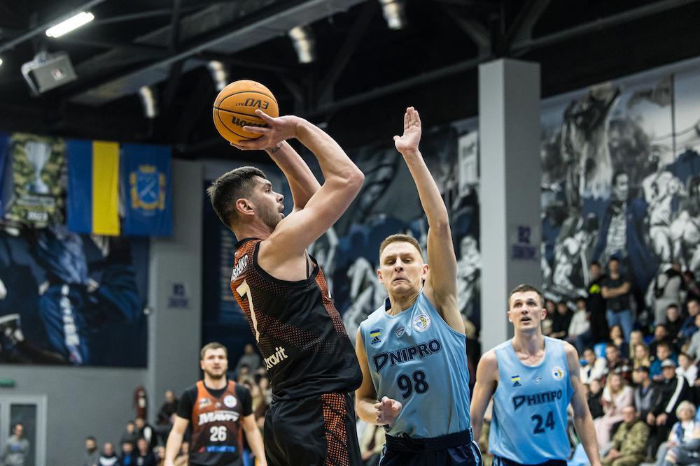 Тіщенко базером приніс Черкаським Мавпам перемогу над Дніпром