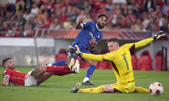 Трубин с «Бенфикой» вылетел из Лиги Европы, проиграв в серии пенальти