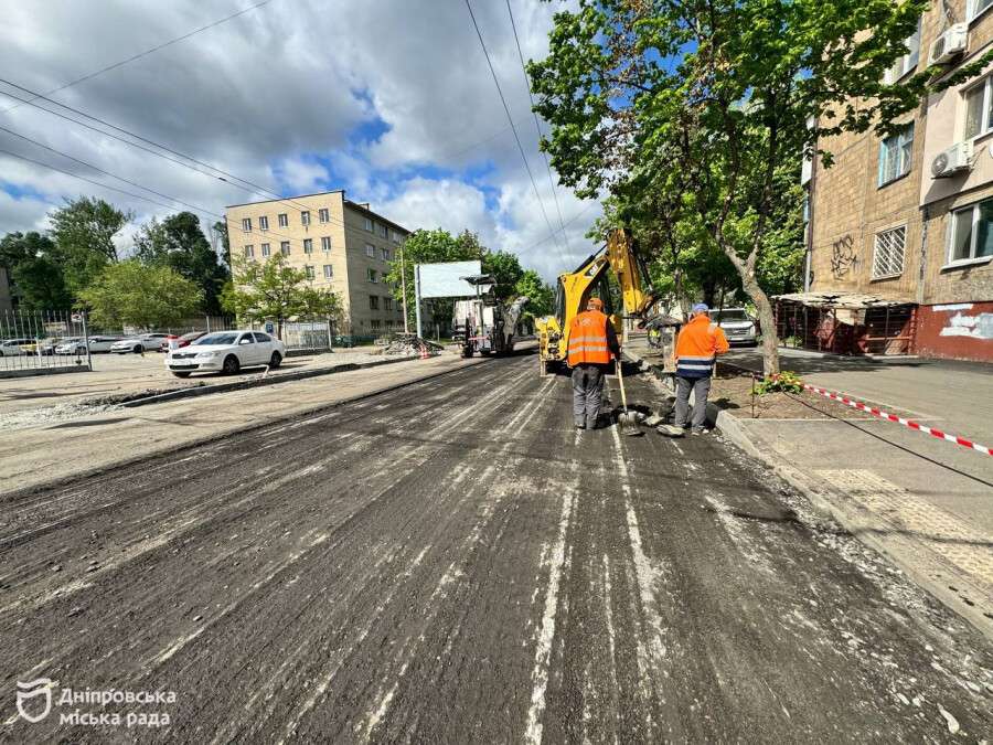 Ремонт дороги в Дніпрі
