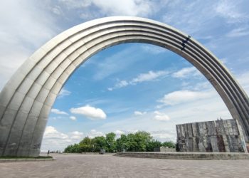 У КМДА вже переосмислили колишню арку «Дружби народів» і зносити її не будуть