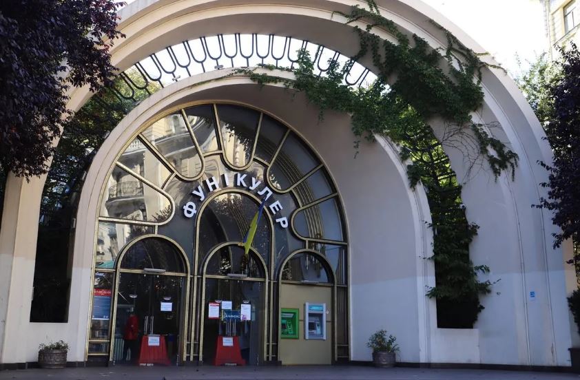 Новости Днепра про Убийство молодого человека в Киевском фуникулере: нападающий работал в правоохранительных органах