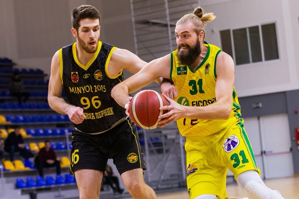 Українці за кордоном: дабл-дабл Бринюка, 15 очок Чумакова в Грузії