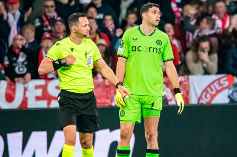 Вратаря «Астон Виллы» наказали за поведение в еврокубках