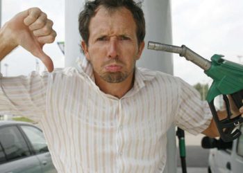 Залили не те пальне: інструкція, що робити водіям авто | АВТО НОВИНИ | Дніпро Опеаративний