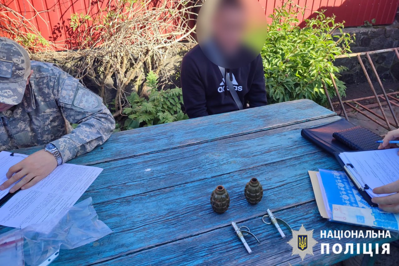 затримали чоловіків, які зберігали боєприпаси