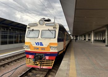 До Львова курсуватиме модернізований електропоїзд