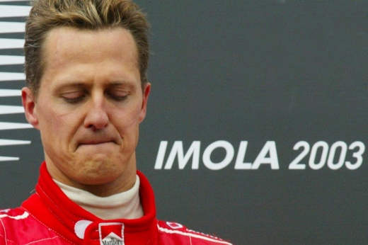 «Мама хотела бы, чтобы мы вышли на старт». Как Шумахер всех разгромил в день смерти матери