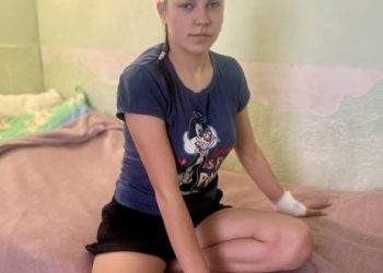 Гігантська пухлина у вусі: у Львові прооперували 17-річну дівчинку