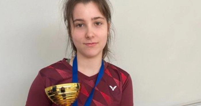 Переможниця відкритого кубку з бадмінтону Марія Довгалєва. Фото: Херсонська Гміназія № 20/Facebook.