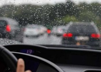 Як водіям Дніпра покращити видимість під час дощу: поради | АВТО НОВИНИ |