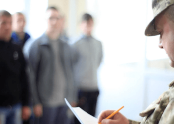 Кабмин продлил сроки бронирования от мобилизации еще на месяц: кому именно – Дніпро