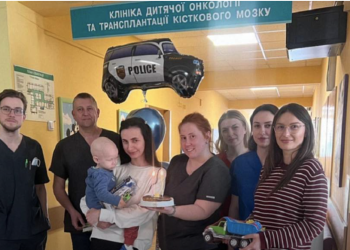 Львівські лікарі врятували дворічну дитину з пухлиною, яка зачепила внутрішні органи