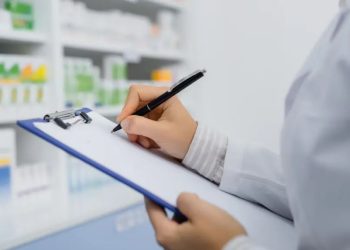 Медикини и фармацевтки должны стать на военный учет, чтобы работать дальше – Дніпро