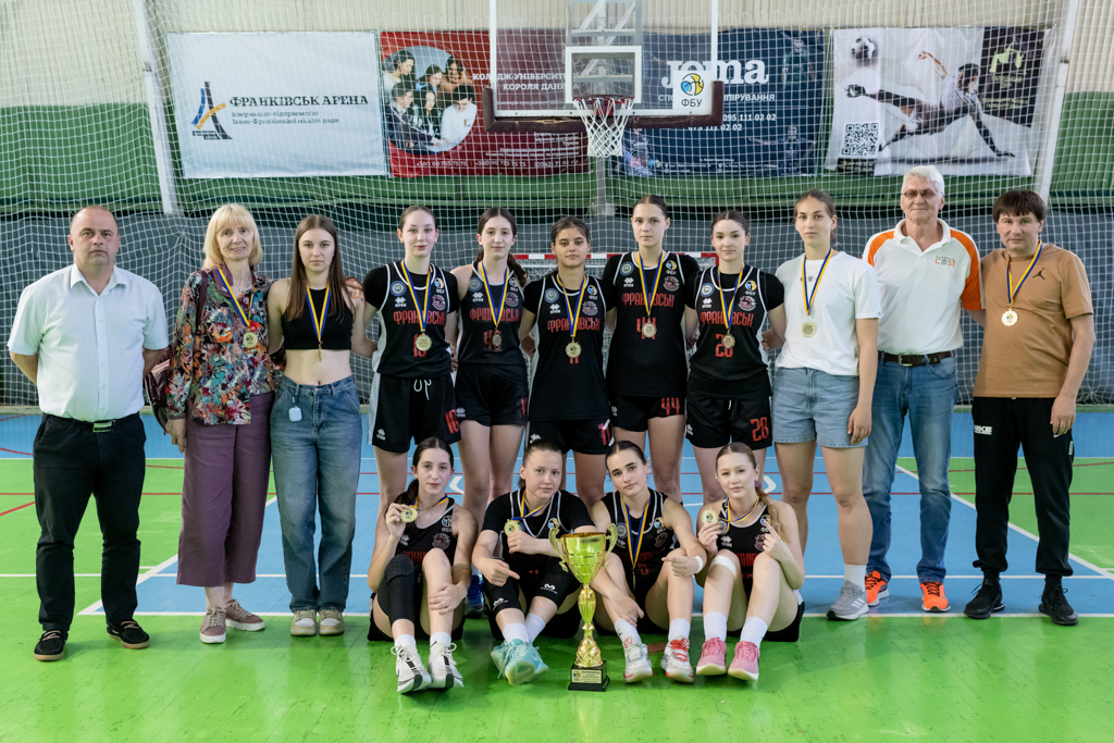 «Молодіжна ліга 2024» (жiнки): результати та фотогалерея вирiшальних матчiв у Івано-Франківську
