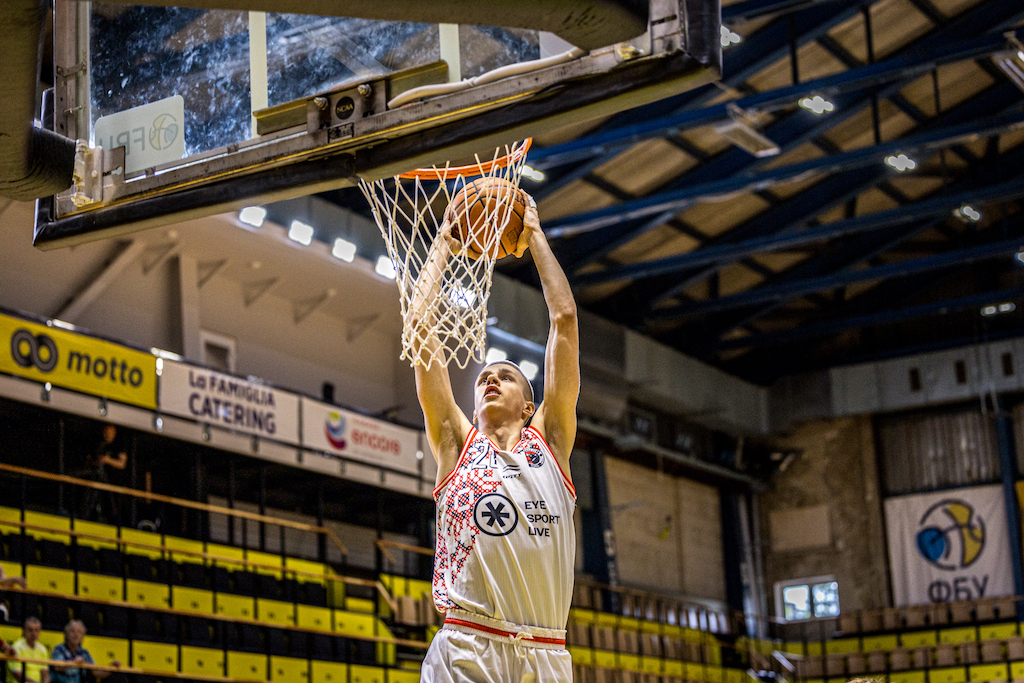 Молодіжна ліга: відеотрансляція матчів 1/2 фіналу 