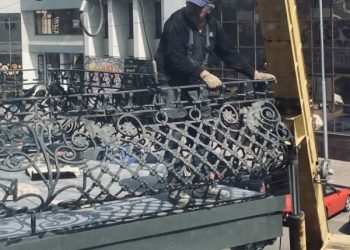 На історичну будівлю Черкас повернули огорожу, якій понад 100 років — Новости Черкасс