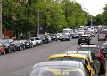 Паркування на тротуарах: водіям Дніпра розповіли, чи законно це | АВТО НОВИНИ |